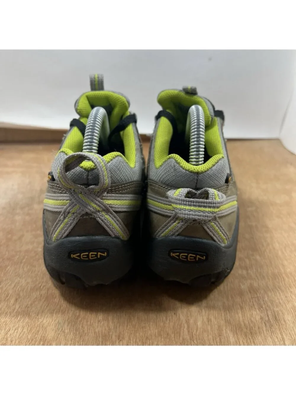 Keen Voyageur Shoes Women Size 7.5 Brown Green Waterproof Hiking Trail 1010141